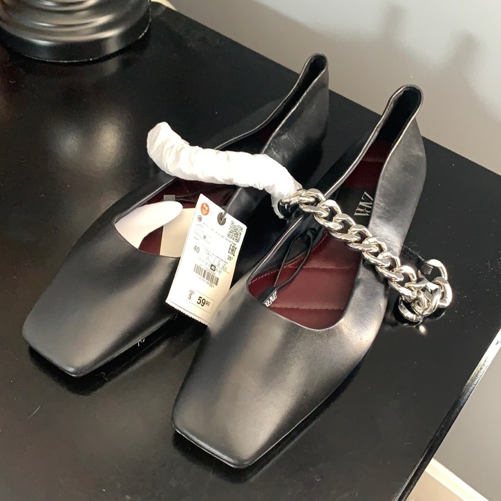 Zara chain strap black flats